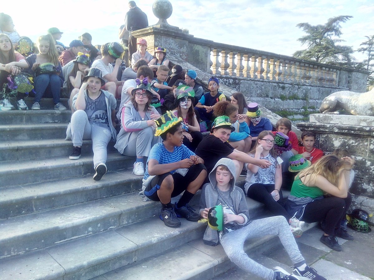 SA_OutdoorEdu's tweet photo. Festival hat fun @AshburnhamPlace for y8 ABC week. https://t.co/WXkOR21HYc