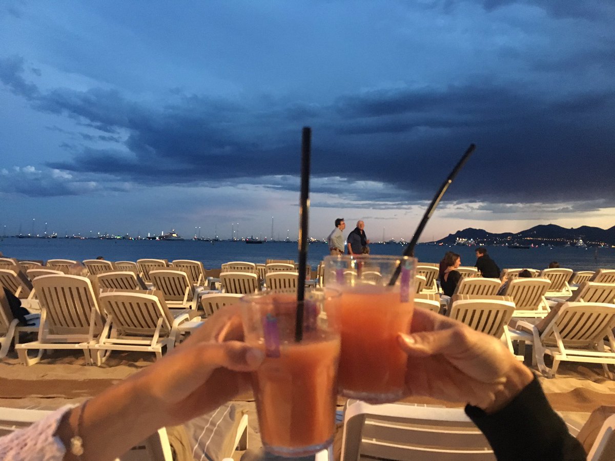 dubosc_franck's tweet photo. En attendant le feu... https://t.co/mPHo4vhsoY