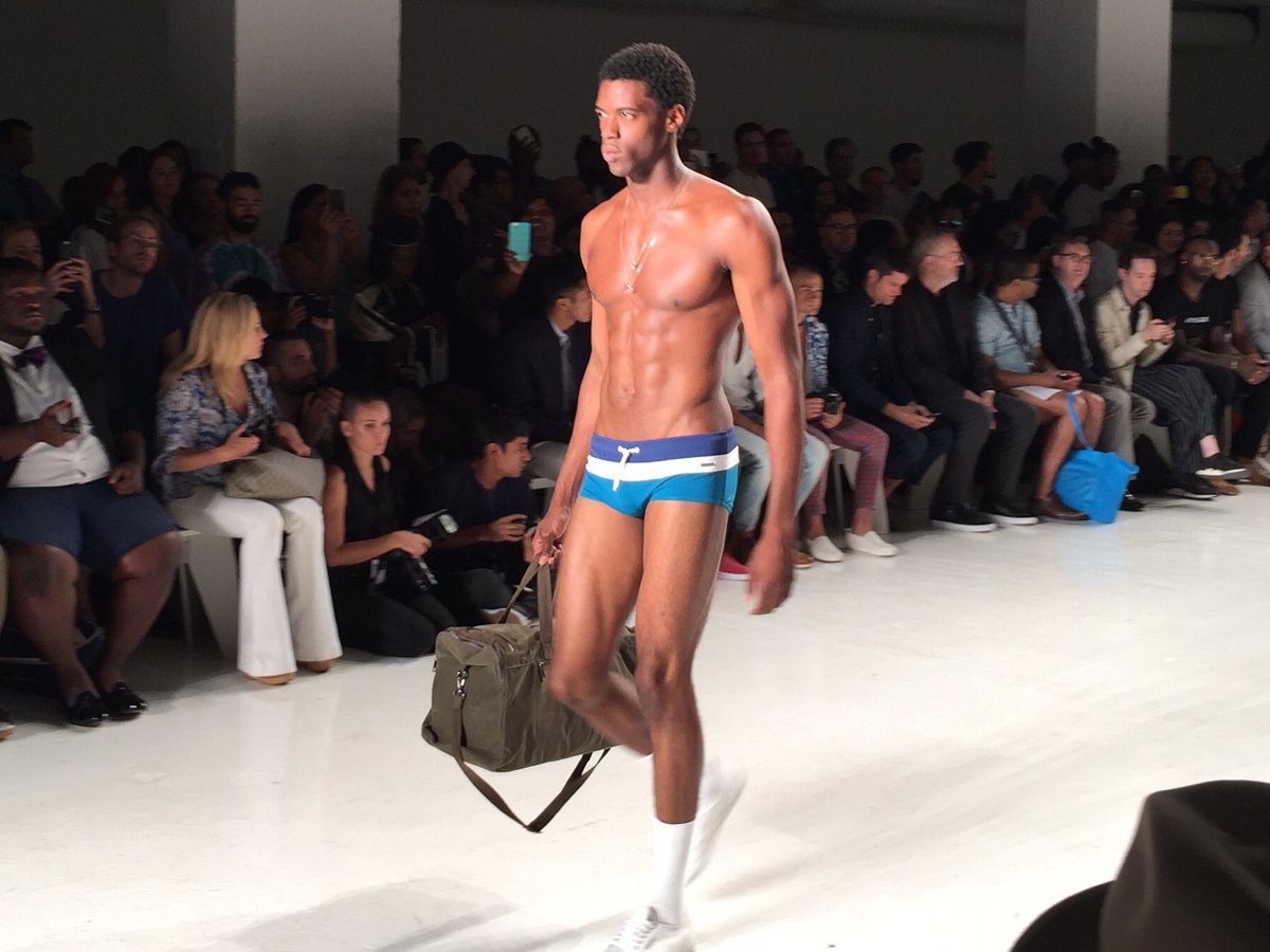 UrbanDaddy's tweet image. Fellas, you have your beach #goals for next year. #NYFWM @parkeandronen