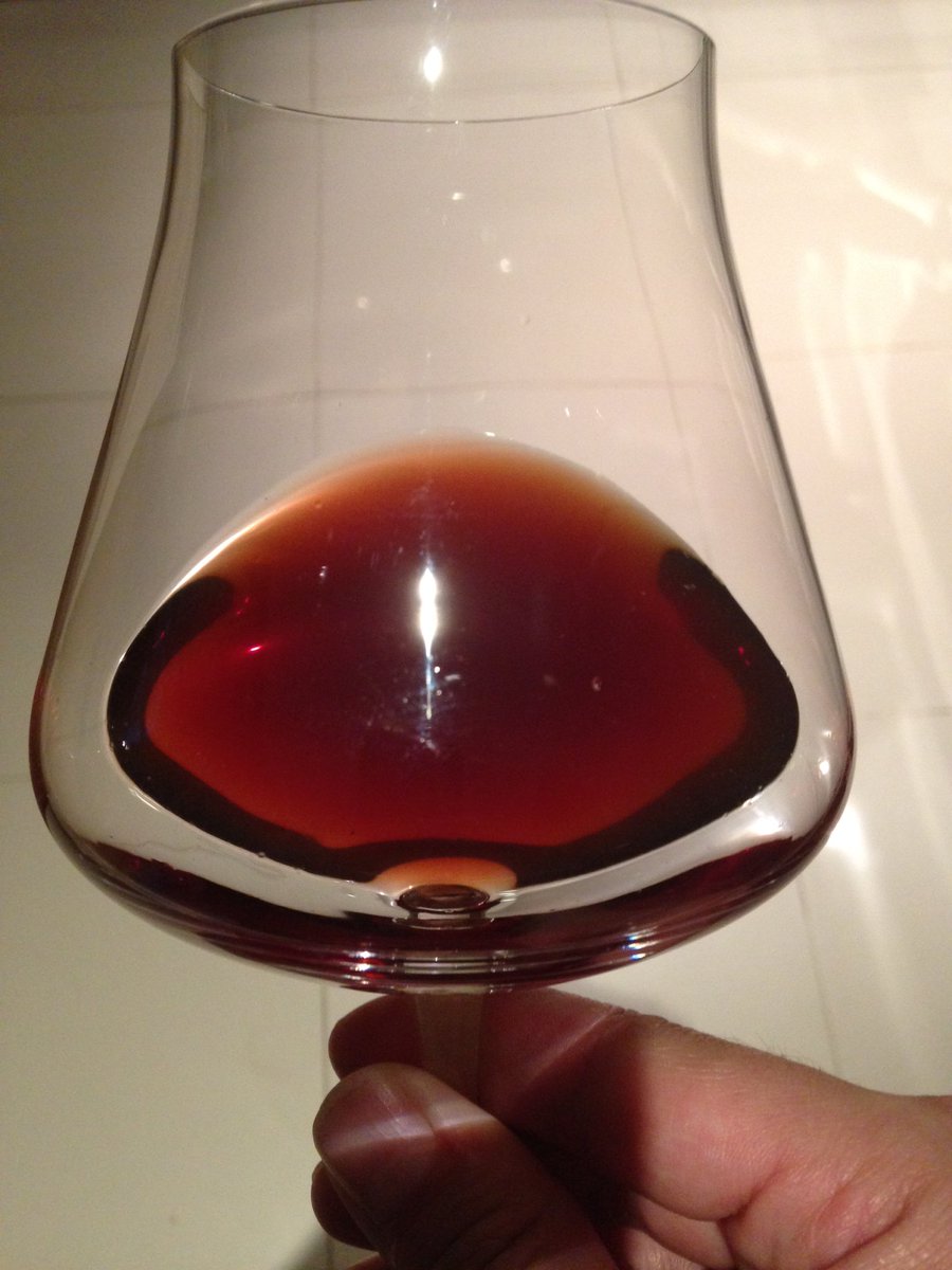 #leovillepoyferre 1955: taste of berries, wet forrest and leather... Past its peak but very pleasant!