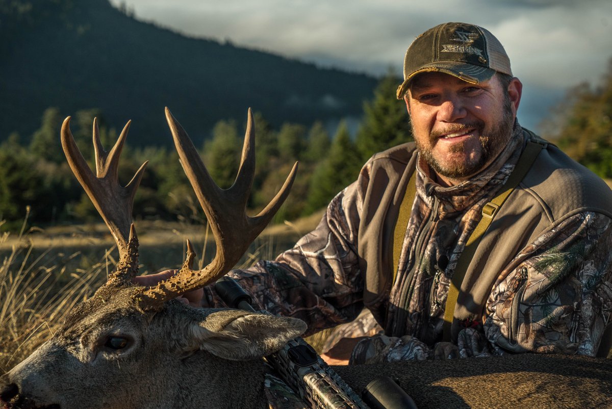 JBOProduction's tweet photo. This Hills are wild... tonight at 6:00pm @Outdoor_TV only on @OUTDChannel #BlackTailHunting #NorCal https://t.co/4rBV7kMLf9