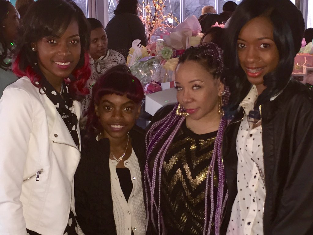 MAKOGirls's tweet photo. 🎉#HappyBirthday @TinyMajorMama 🎉 https://t.co/gmELHml4Nw