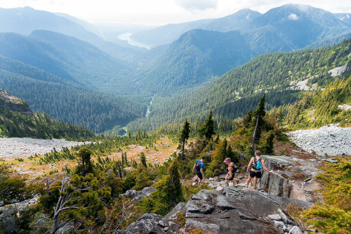 HelloBC's tweet photo. Howe Sound Crest Trail + 4 more spots in BC's Coast Mountains: https://t.co/0imWie4T9Z (pic: @pebbleshoo) #exploreBC https://t.co/zVObN3EmEI