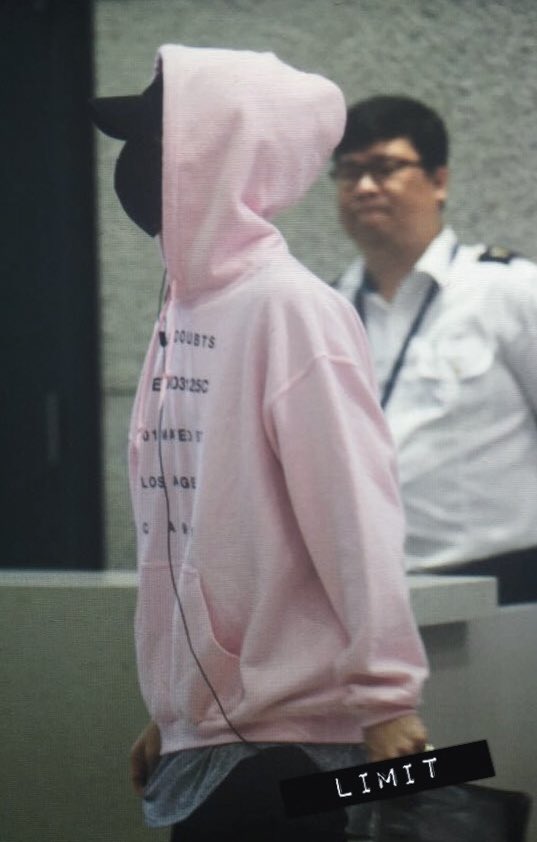 Limit9394's tweet photo. 160715 ICN Long time no see
#GOT7 #갓세븐 #마크 #MarkTuan #Mark #段宜恩 https://t.co/f6kTI4U5VC