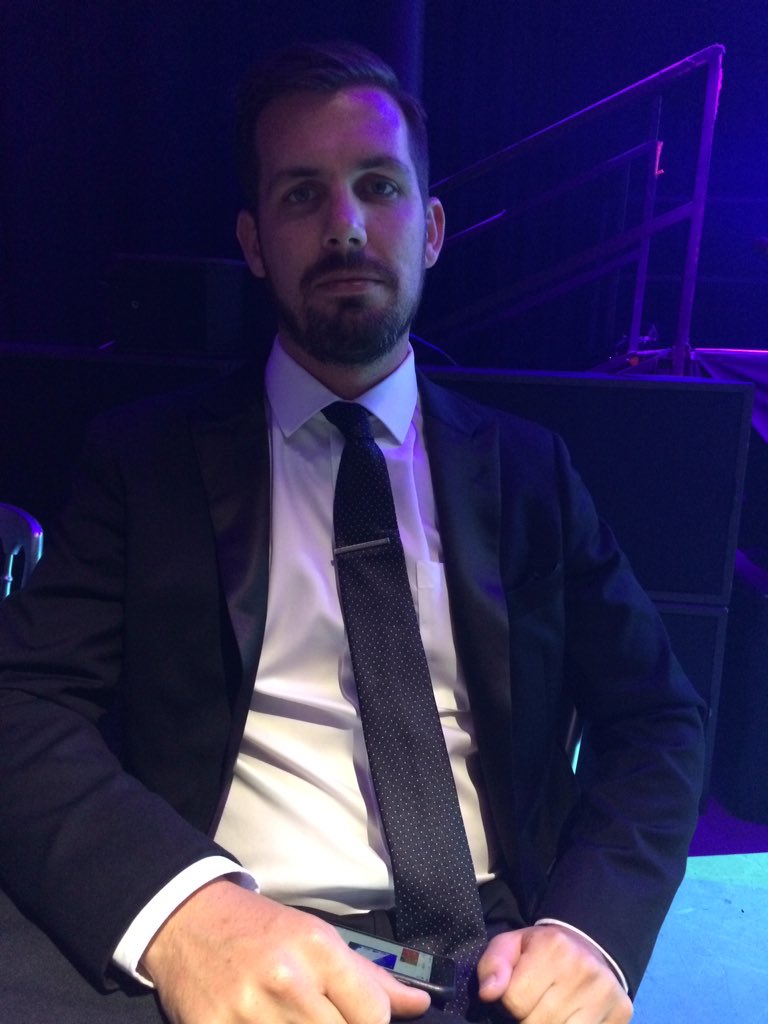 DCCreekstar's tweet photo. Poor mans Chris Hemsworth on table 1 #ukaopawards https://t.co/zfvAfOsCEv