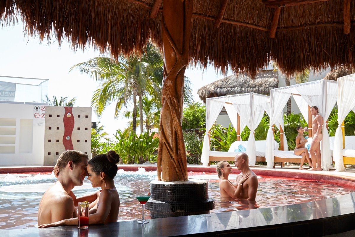 Desire On Twitter The Jacuzzi Lounge Wet Spot Bar Brings You