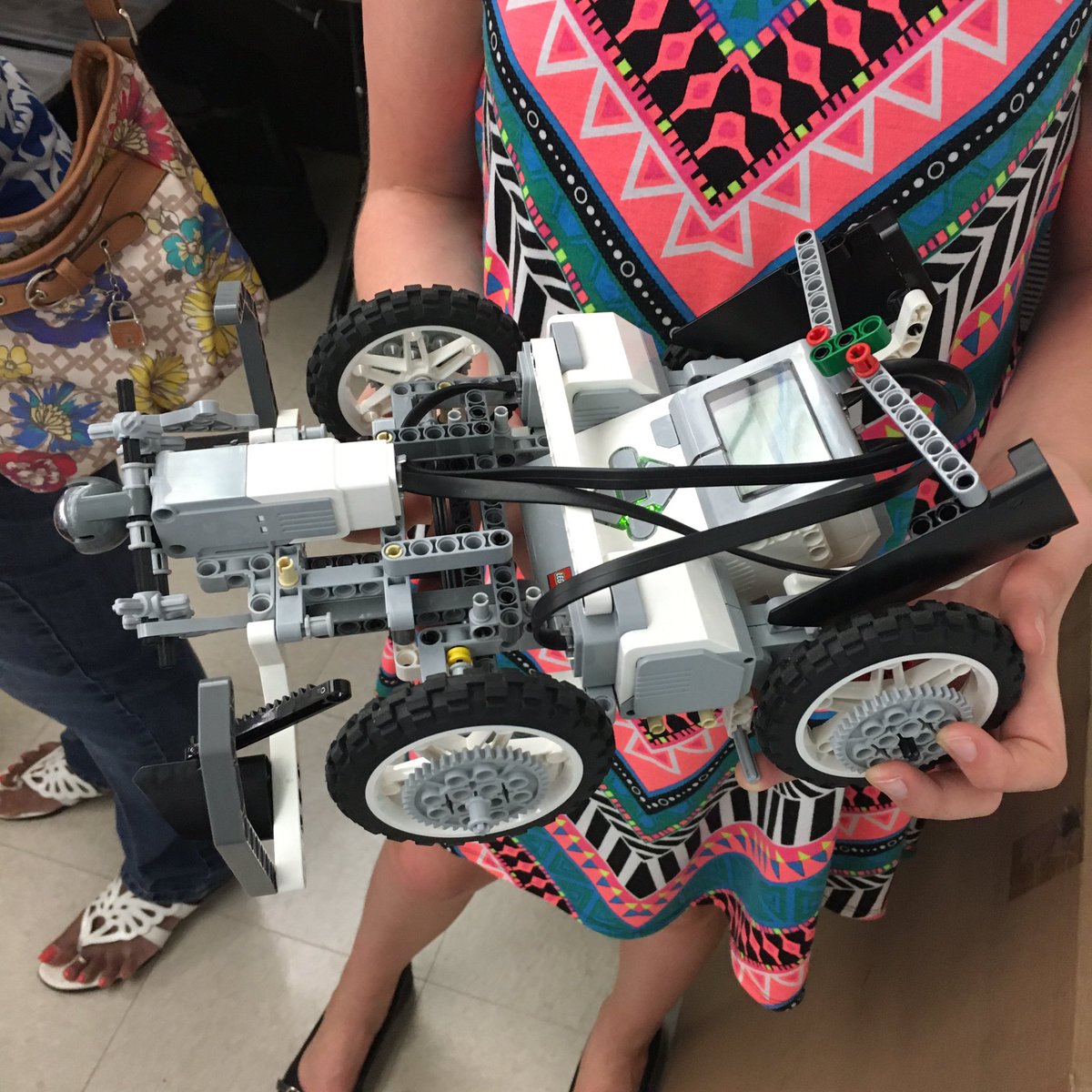 AngelaIvall's tweet photo. The product of a STEM camp .  Love that she loves #stem #stemeducation #BattleBots #encouragingfuturegenerations https://t.co/ersD7XF8yT