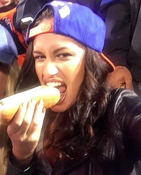 FlawlessCasting's tweet photo. Happy #NationalHotDogDay from our model(s) to you π #girlswhoeat #nycfoodgals #modelicious https://t.co/QeRYSfHZuc
