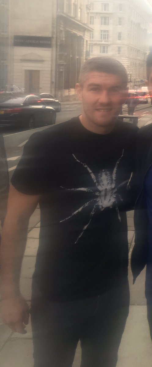 Long day driving but hope <a href="/LiamBeefySmith/">Liam Smith</a> liked the sneakers 😜 <a href="/LouboutinWorld/">Christian Louboutin</a> #concierge #worldchampion