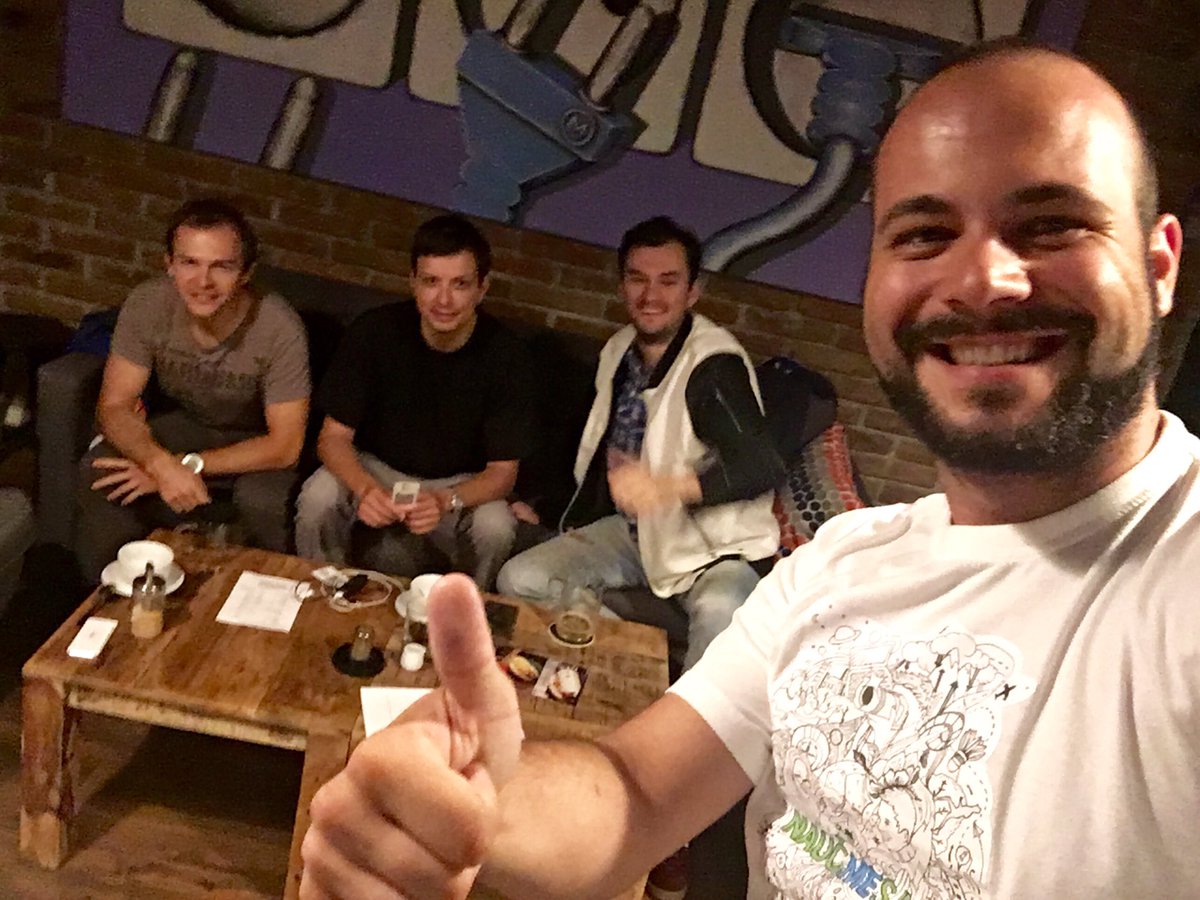 Naucmesa's tweet photo. Dnes sme mali tradičný #čajošiestej #naučmesa #nms #dobrebolo ☕️👍🏼 https://t.co/93pBDsdrOR
