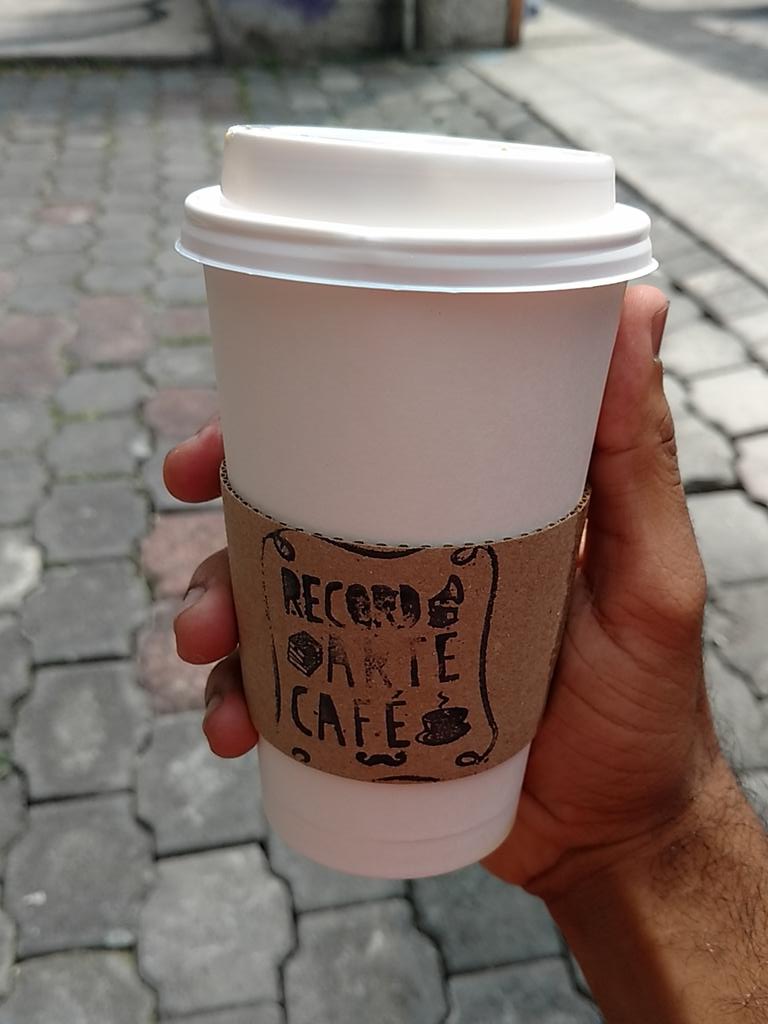 Mocca Blanco para llevar, lo mejor que me he tomado en México hasta ahora. Gracias <a href="/RECORDARTECAFE/">RECORDARTECAFE</a> ♥