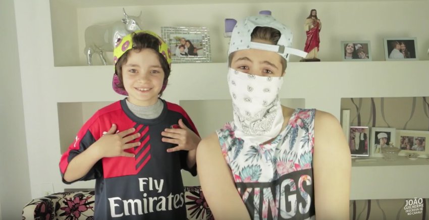 Joaoguiavila's tweet photo. Quem tá ansioso pra saber o que eu e @kevinvechiatto separamos pra vcs nesse episódio?! #PlaylistFunk as 19h00! https://t.co/XIcr35zS8m