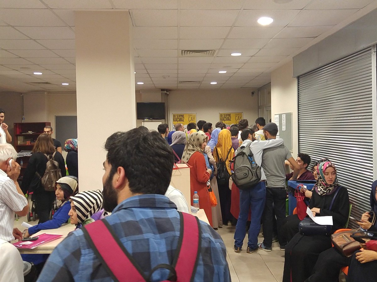 #İlahiyatçınasahipçıkRTE son durum saat 00 26 mezun duurmunda olanların bir kısmına 18 inde sans tanınacak (:p