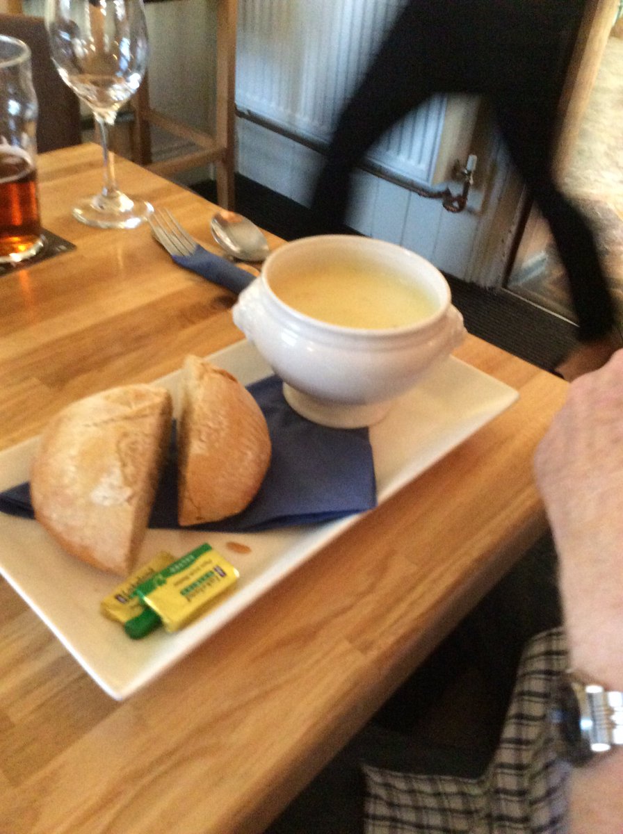 LesleyHoldway's tweet photo. Fabulous meal at The Ship Inn, Weybourne https://t.co/YbOsxOyqm8
