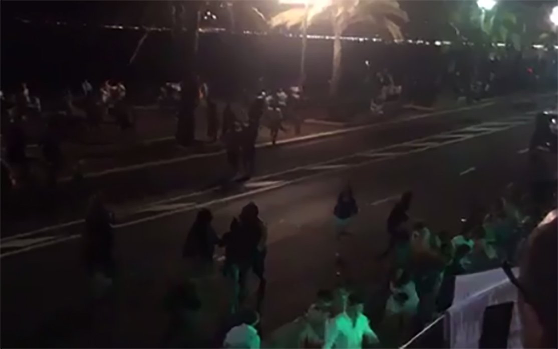 Burgemeester vreest tientallen doden RT <a href="/ADnl/">AD.nl</a>: Voertuig rijdt in Nice in op menigte s.ad.nl/4340119