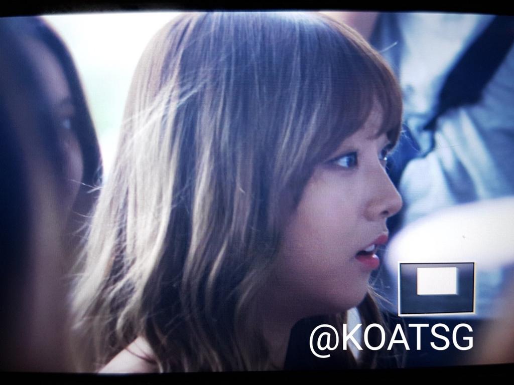 CLCSTORY's tweet photo. [PICTURE] Seunghee, Seungyeon, and Elkie at the airport heading to Japan on 7/15. #CLC #씨엘씨 (Cr. Koatsg) https://t.co/ZER0wrR0QV
