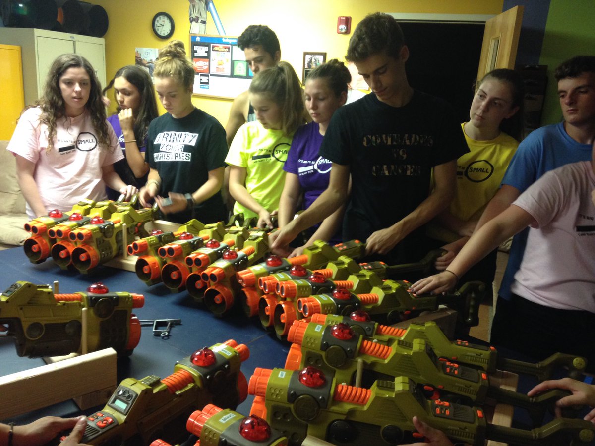 trinityyouthmh's tweet photo. Laser Tag late night with the Camp Blast staff. #campblast2016 #lasertag https://t.co/qsymCy7cjO