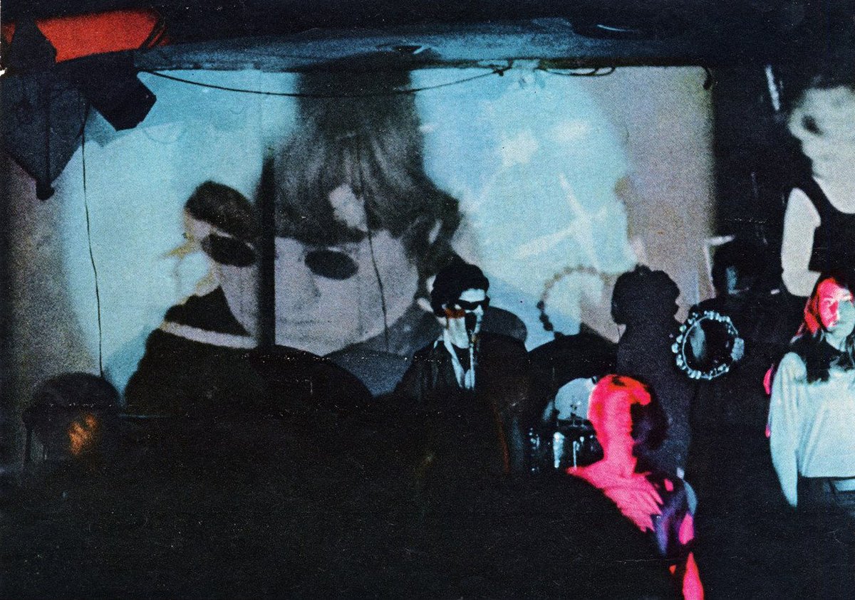 The Plastic Inevitable (1966 -1967) organized by #AndyWarhol contributed to the fusion of music and visuals #VJfacts