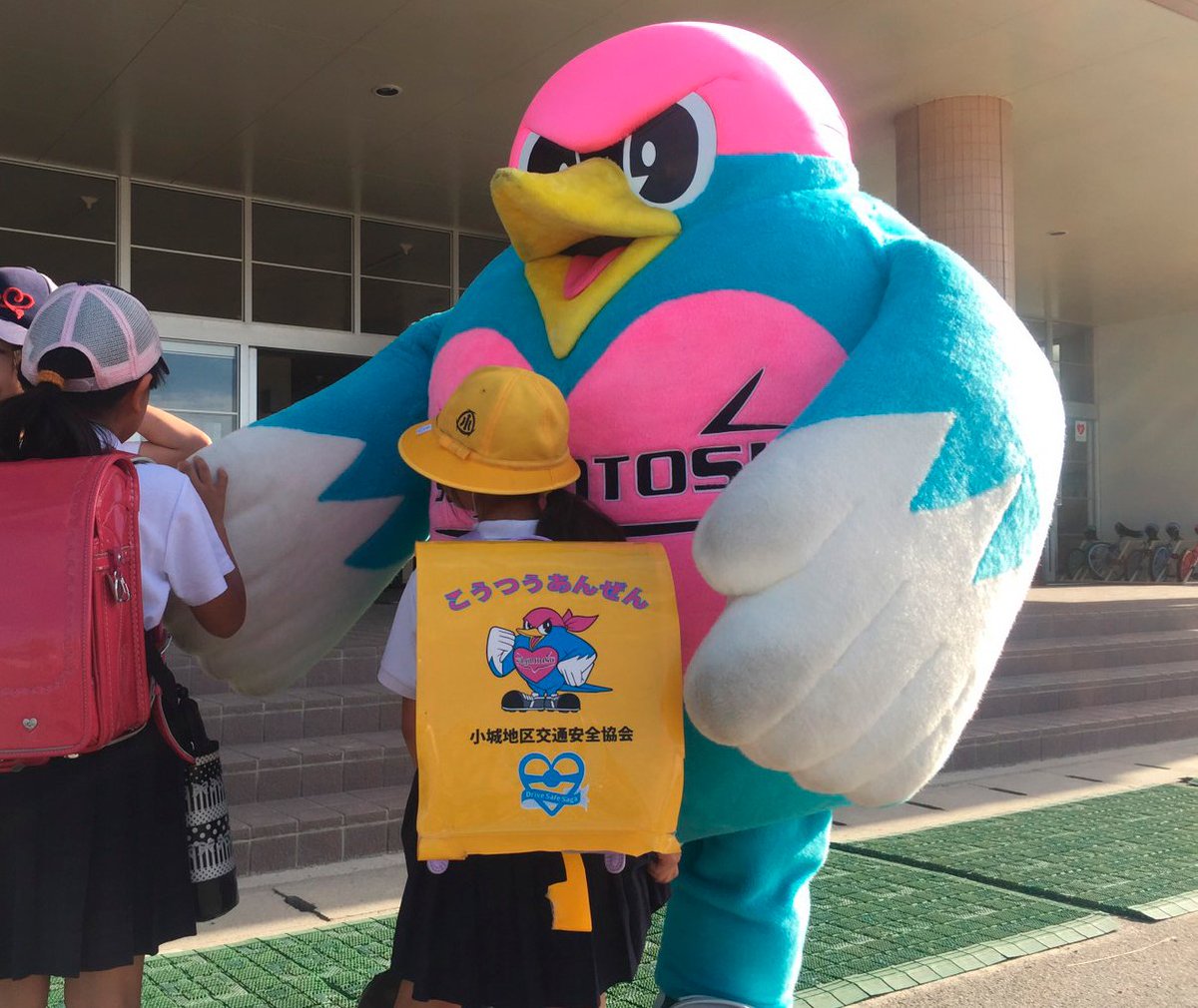 超目玉！サガン鳥栖ベンチコート CnXDJgIUsAEn6Of.jpg