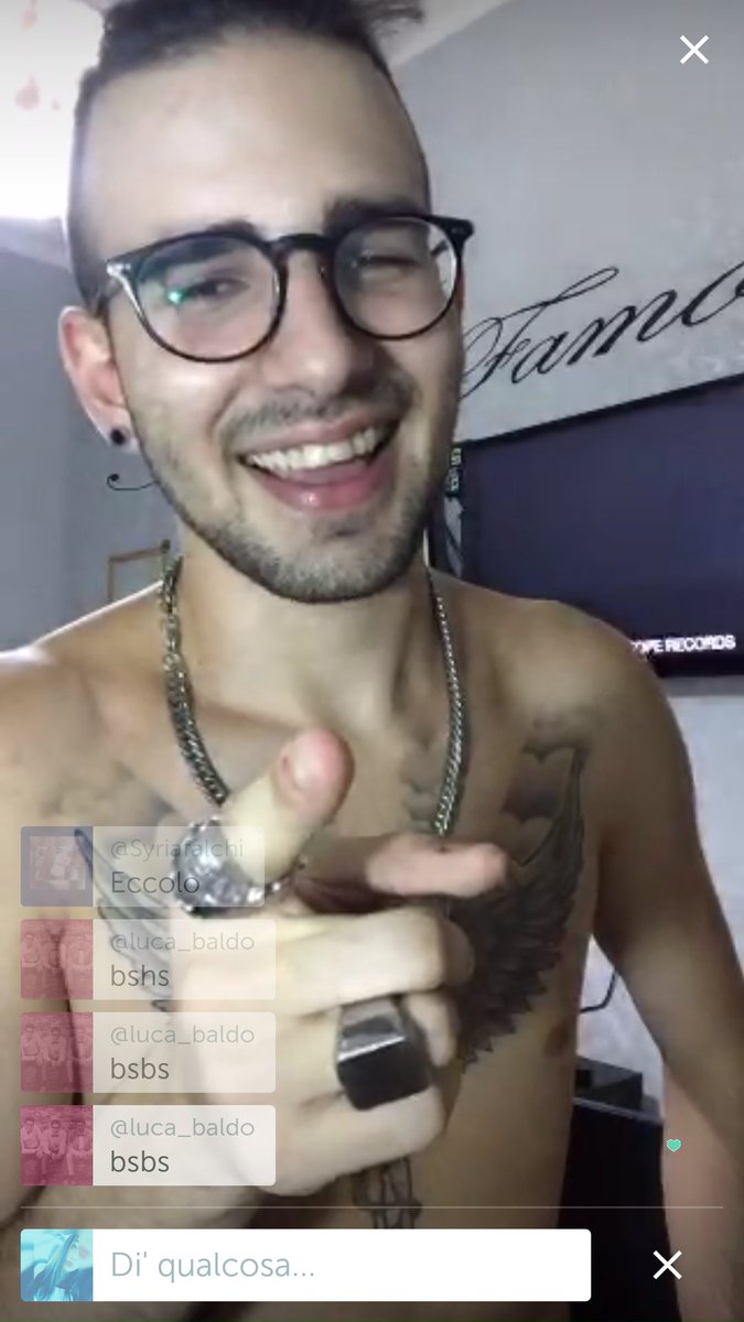 valentina_spiri's tweet photo. #Baaastaaa Io te lo avevo detto ✋😌 amami comunque ! Amore meu 👑❤ https://t.co/btSItPj4p8