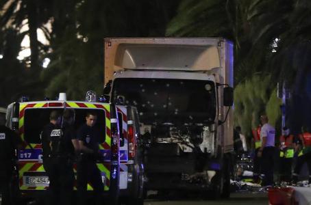 ElFinanciero_Mx's tweet photo. #Mundo Suman 73 muertos en la ciudad francesa de Niza tras atentado https://t.co/3AM6Swkqu7 https://t.co/TTPH0Iawnx