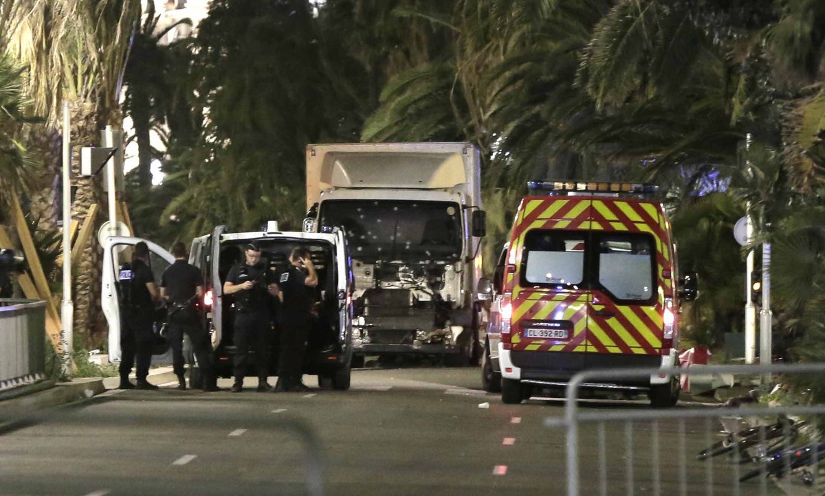 Var_Matin's tweet image. Des armes ont été retrouvées dans le camion #AttentatNice