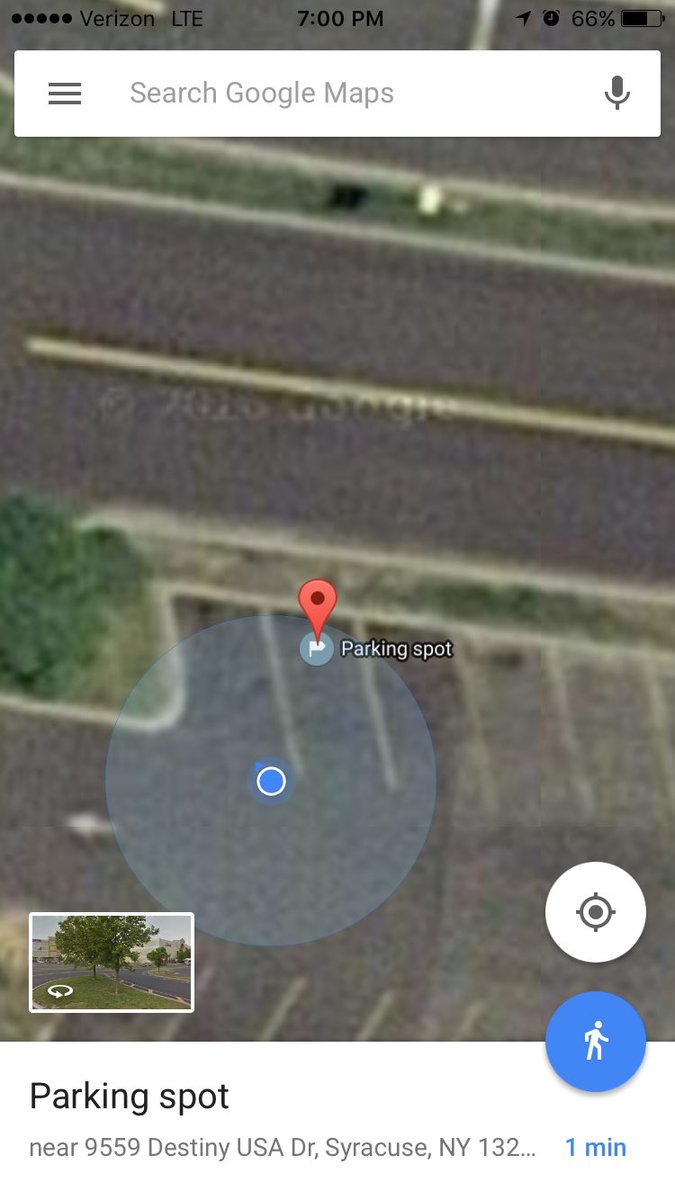 alexaschim's tweet photo. I was so nervous I wouldn't be able to find my parking spot in this huge mall that I dropped a pin. #smalltowngirl https://t.co/FXqloToLPp