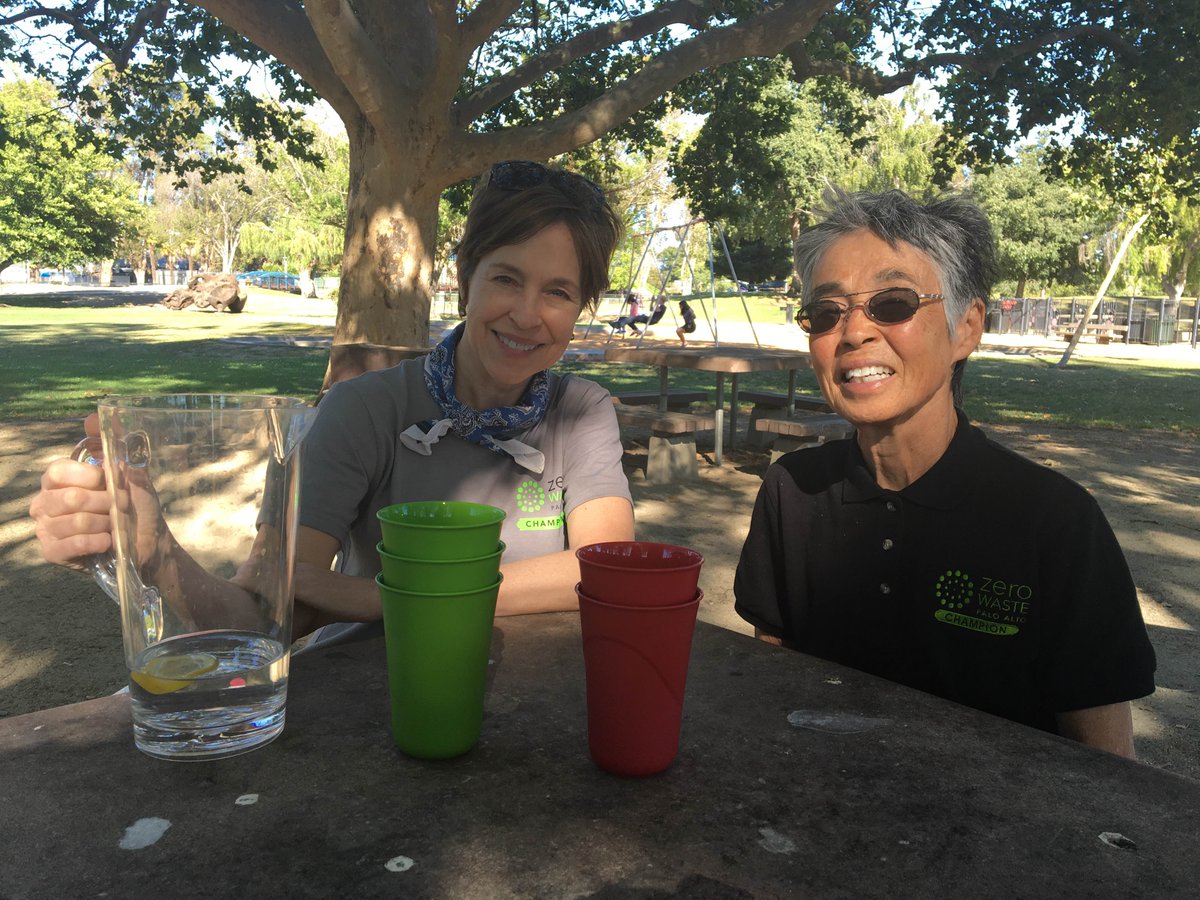 HelpFullLinkAge's tweet image. Thanks @cityofpaloalto for training our #zero #waste Ambassadors. No bottled water allowed with this crew around.