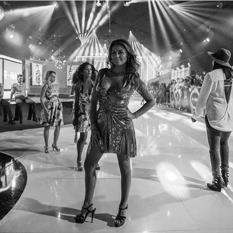 maiteperronibr's tweet photo. RAINHA SIM OU CLARO? @MaiteOficial MAITE PERRONI IS BACK #PJLookMaitePerroni
 https://t.co/y8edvWxgBi