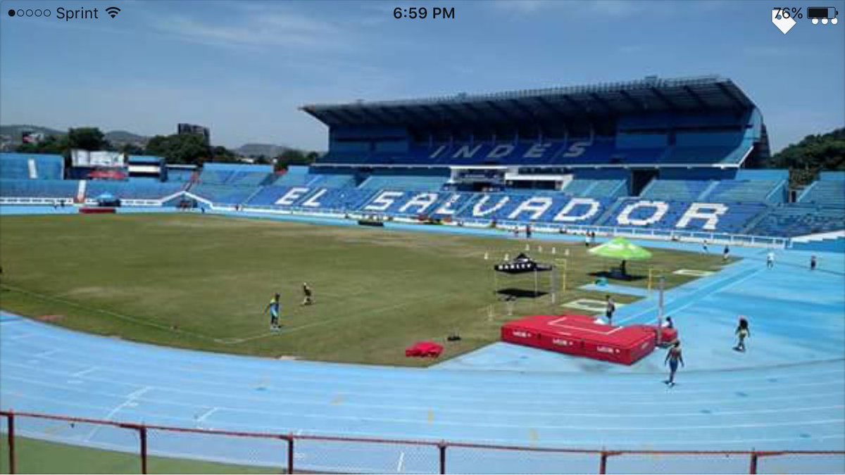 Runnin' Roos XC tweet media