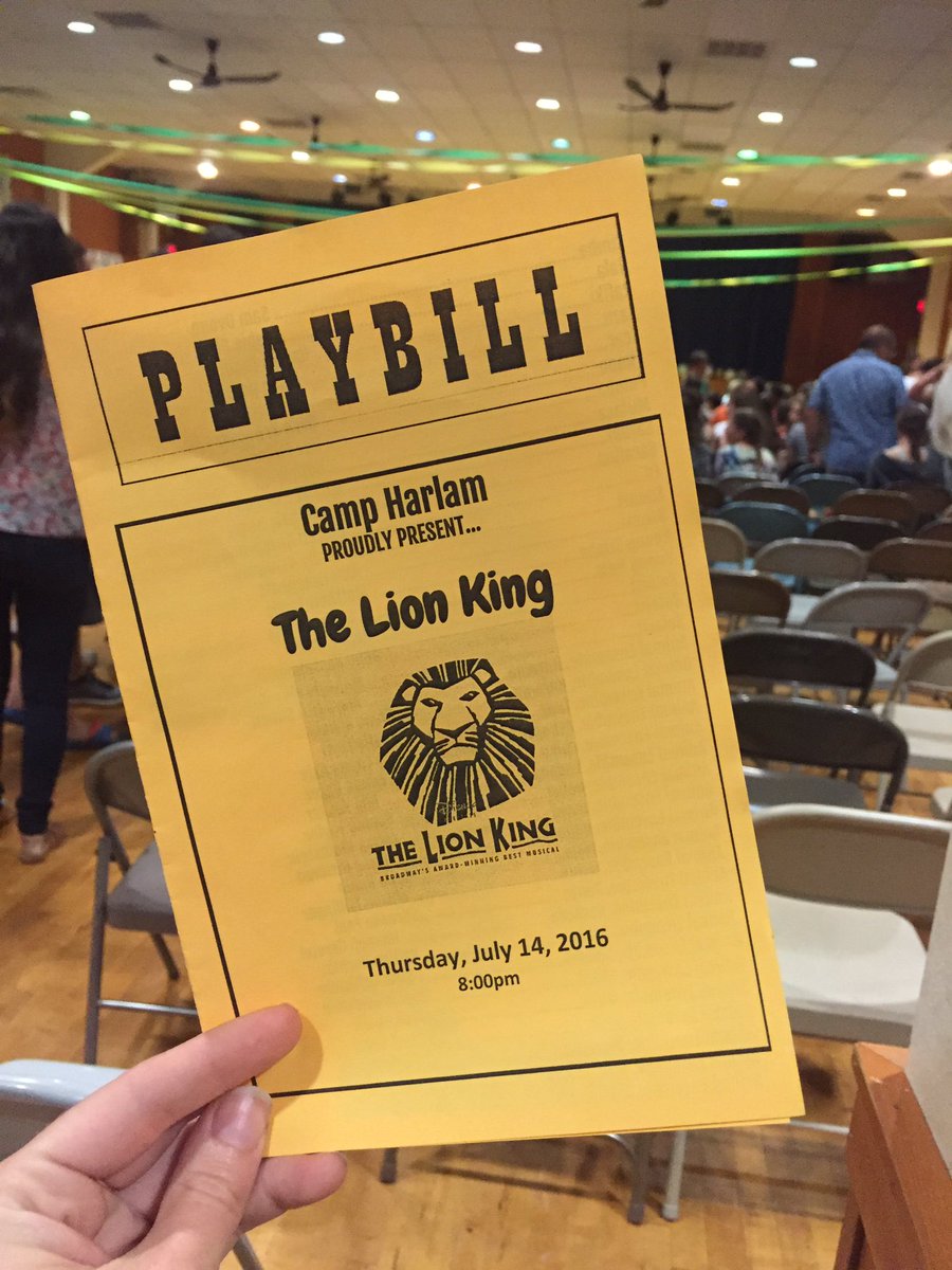 URJCampHarlam's tweet photo. It's showtime! #Harlam2016 #campplay #thelionking #hakunamatata https://t.co/FwXhln9trM