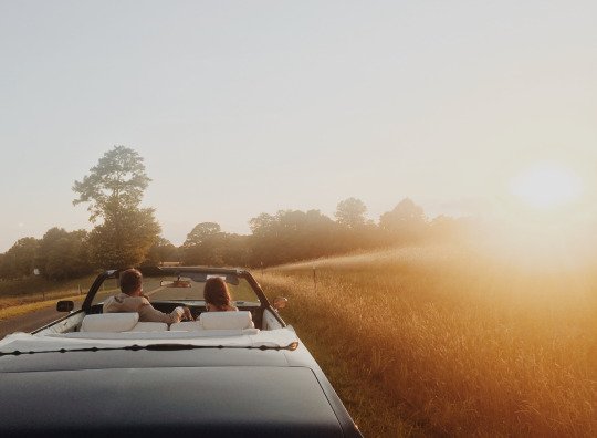 NacyMisa's tweet photo. That's it. I'm officially having a car one day that has a big sunroof. #ItWontBeThisOne #ButOneDay #RoadTripCar https://t.co/IpF22YaHOJ