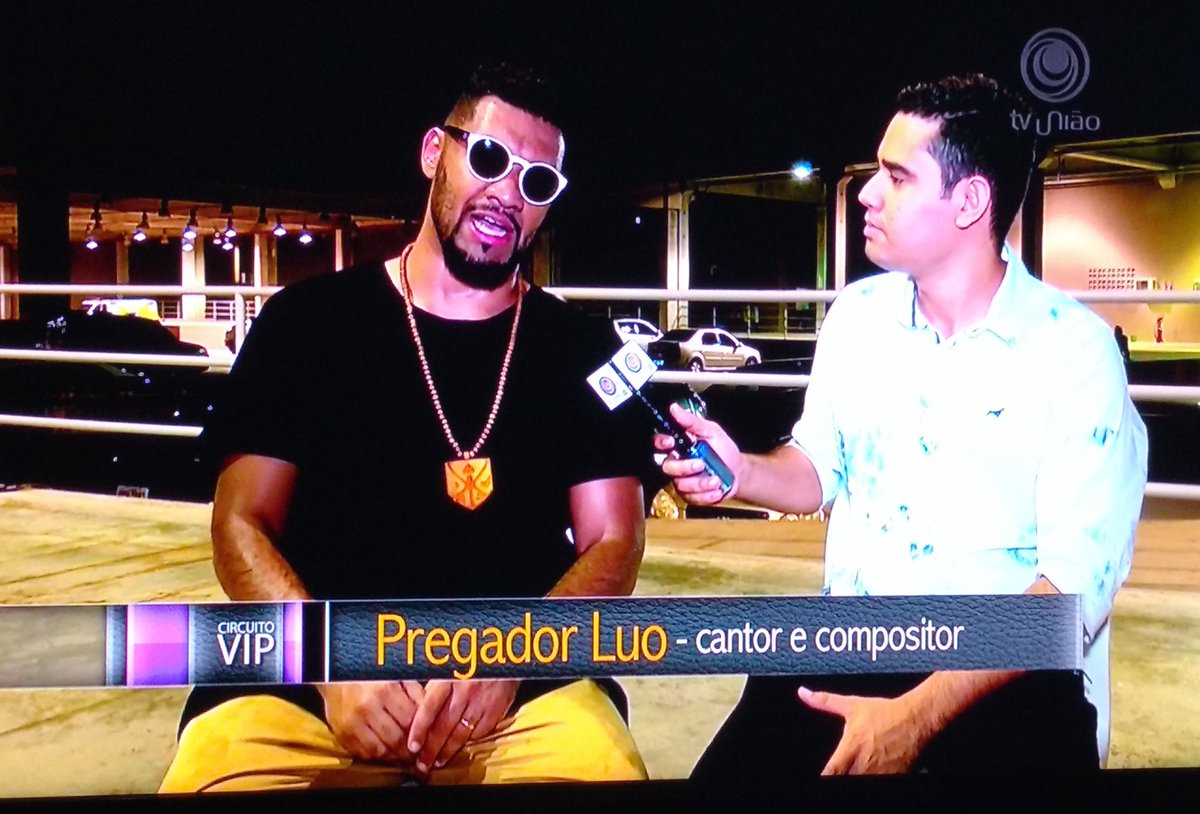 gospelmente's tweet photo. No ar o programa #CircuitoVip da TV UNIÃO de FORTALEZA - CANAL 17 - agora, entrevista com o cantor @PREGADORLUO! https://t.co/jbKVGAGwtz