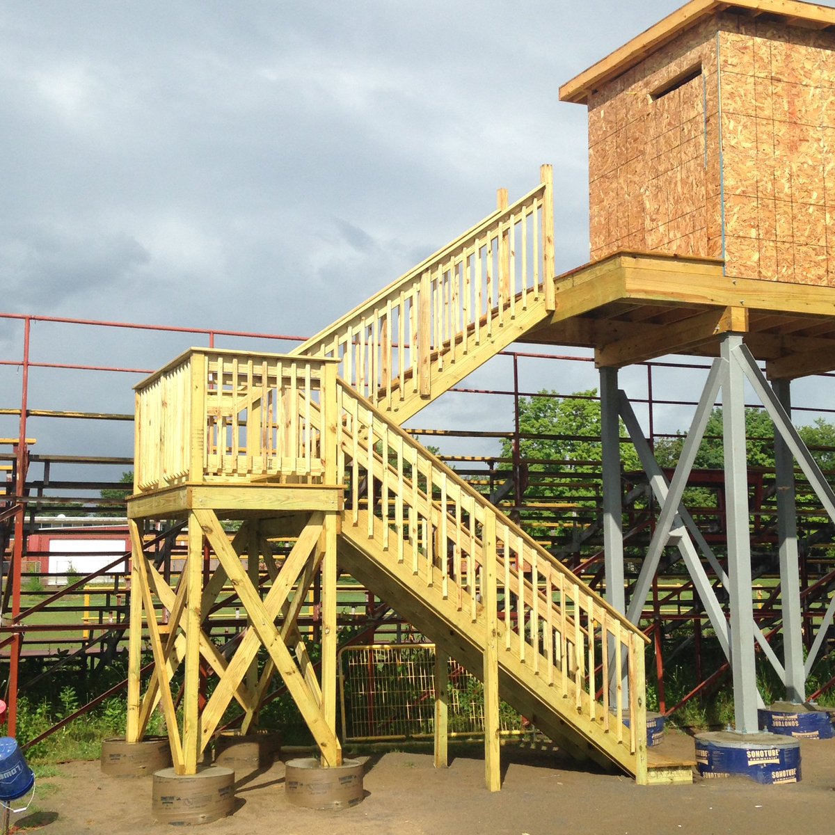 coachjbarber10's tweet photo. Hats off to #ForsterConstruction on building a beautiful set of stairs for our Press Box. @HolyTrinity518 Go Pride https://t.co/4lOzPxDcIw