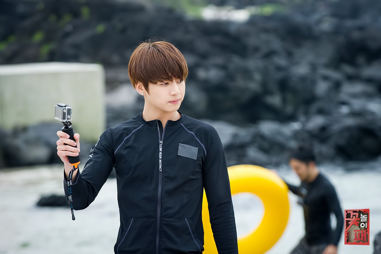 [Picture] BTS Jungkook on Flower Crew [160715]