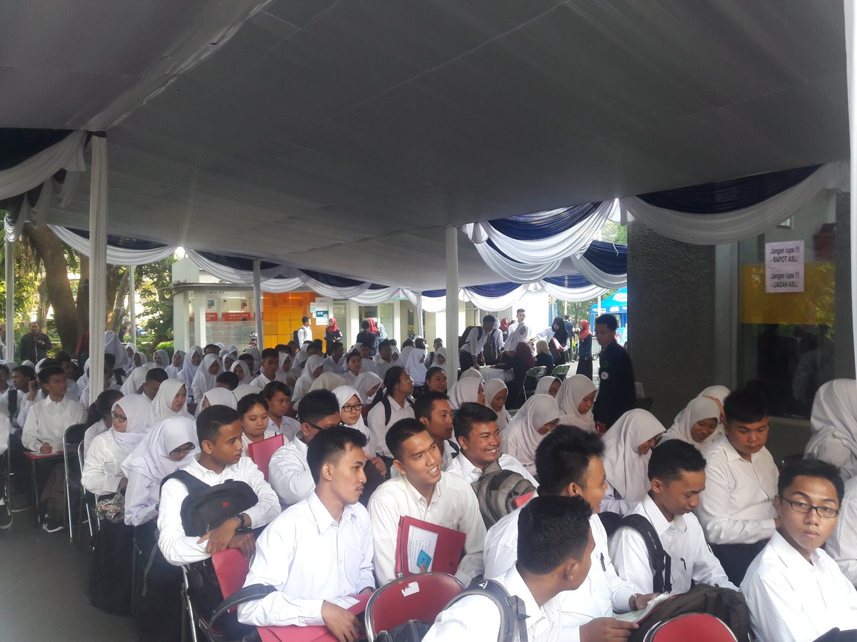 BEMJ_PSDM's tweet photo. Registrasi hari kedua
@bemdiplomaipb
#GardaAdhikarya
#MPKMB53 https://t.co/OkPYjEfPOU