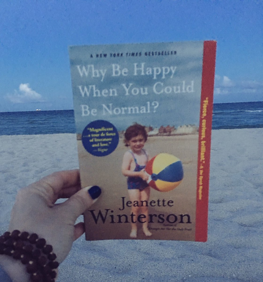 barbararomer's tweet photo. sunset beach reading ... opening and completing horizons with @Wintersonworld breathtaking book. #whybehappy https://t.co/T3hObSqAmF