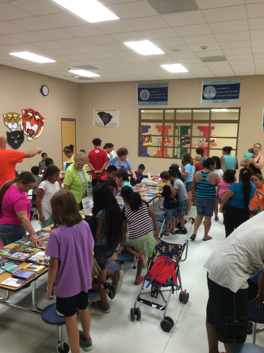 farmerkbeth's tweet photo. More from our PEP BOOK FAIR at Westcliffe Elementary! https://t.co/52PFUqqEAn