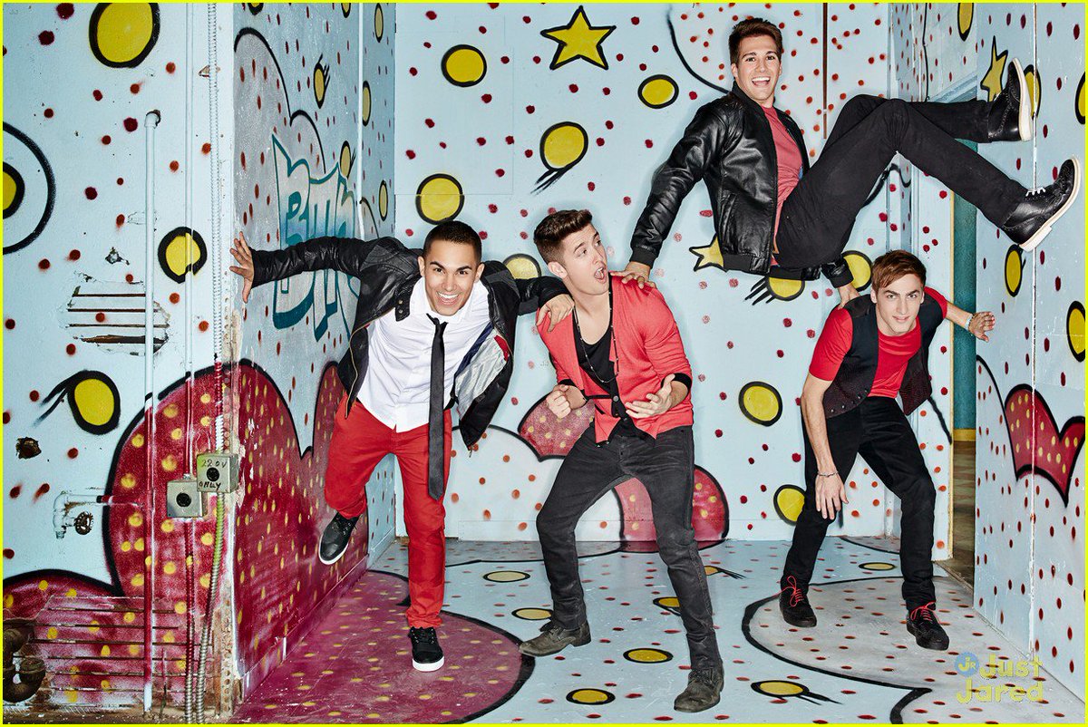 Rusher_Mendes's tweet photo. @bigtimerush #BTR #BigTimeThrowback #BigTimeThursday #CarlosPenaVega #LoganHenderson #JamesMaslow #KendallSchmidt https://t.co/ERmzNNEUgb