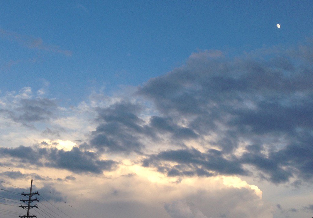 andybankertv's tweet photo. Beautiful post #StLStorms evening sky @FOX2now @KPLR11 https://t.co/DX8rEe4EY3