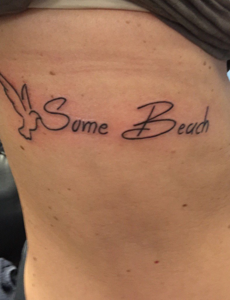 Randymoondog's tweet photo. @blakeshelton  my wife's tattoo honoring her mother. It seems to play on the radio at the right time https://t.co/1oMPVOZVZN