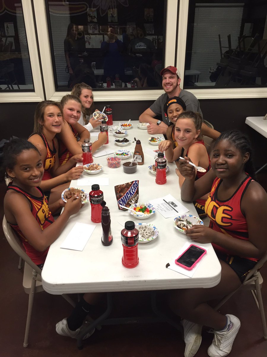 ACE_Sequoyahs's tweet photo. Sweet Practice tonight #Sequiyahs #ACEtribe #ACEHattiesburg @ACE_MS2012 https://t.co/2xUZ0nPoiU