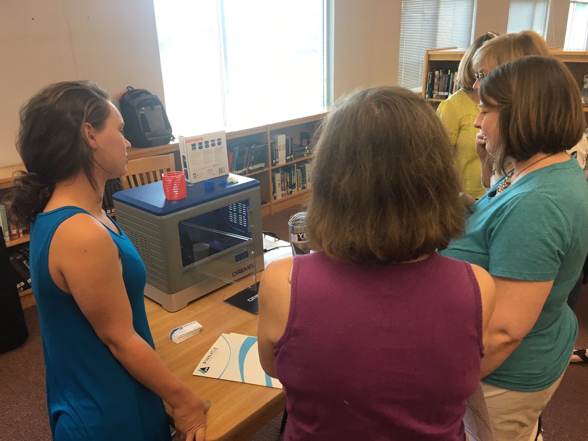 fmauney's tweet image. Presented Makerspaces to @gcschools media specialists today. Great job @SYNNEX! #makerspaces #littlebits #dremel