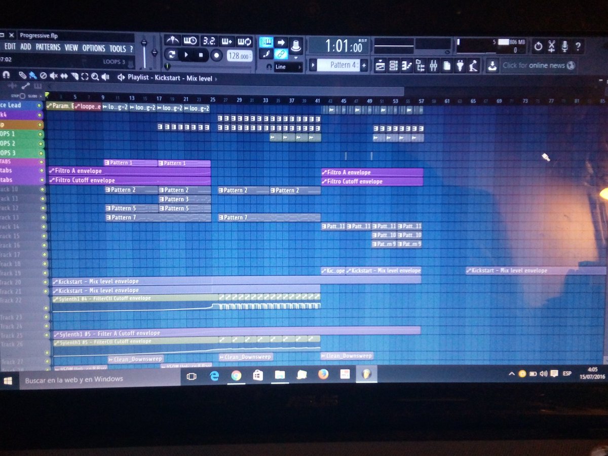 EduRos97's tweet photo. Pues nada a mantenerse ocupado #produccionmusical #ProgressiveHouse https://t.co/zTfpSnVDz6