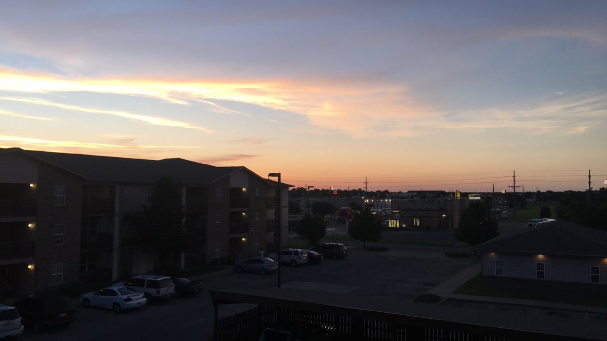 ambz_23's tweet photo. #growingupinkansas https://t.co/JsH9dLKix0