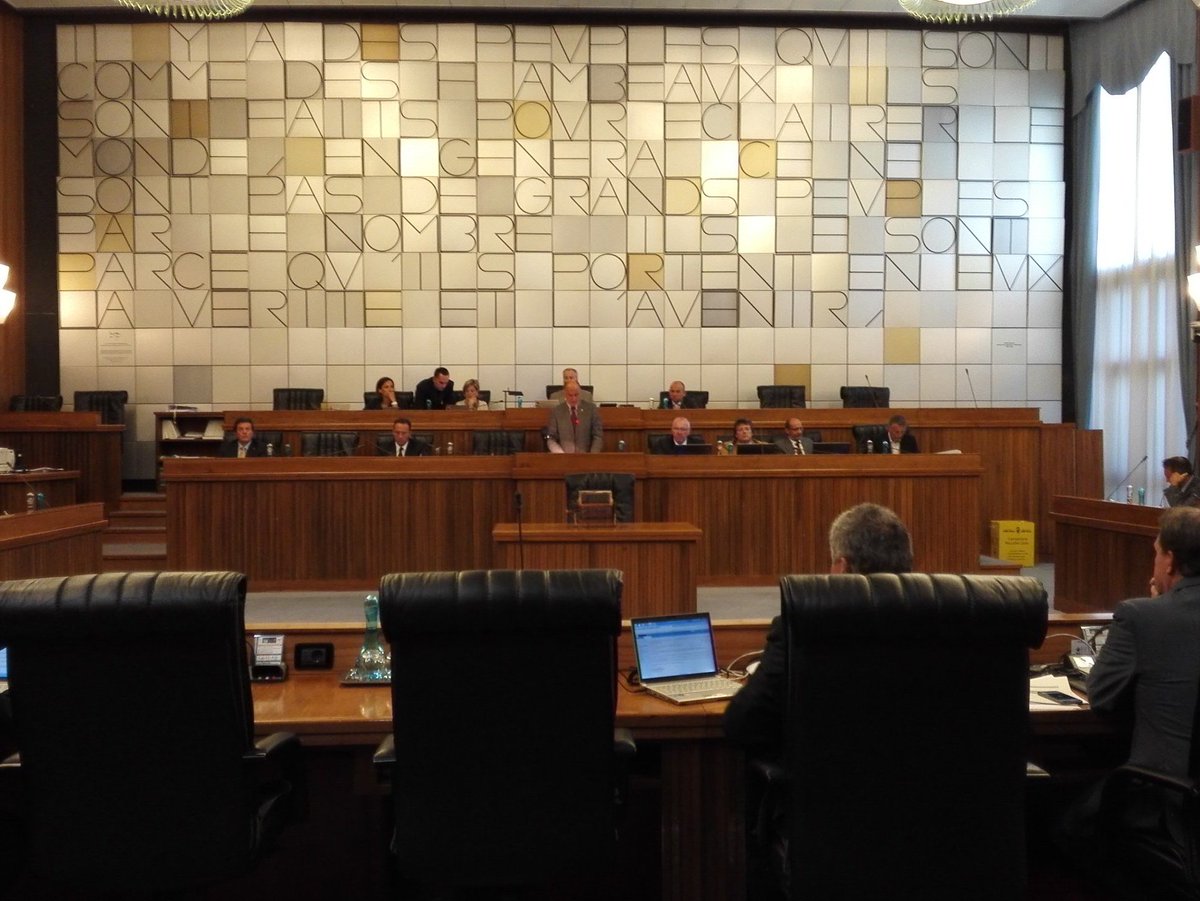 Attentat Nice: Les Institutions valdôtaines et le Peuple valdôtain partagent la costernation de ces moments de deuil