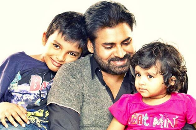 CelebsLittle's tweet photo. @PawanKalyan with his kids #AkiraNandan and #Aadhya 
#LittleCelebs 
#17YearsForThammudu https://t.co/UUrSR9w8ZY