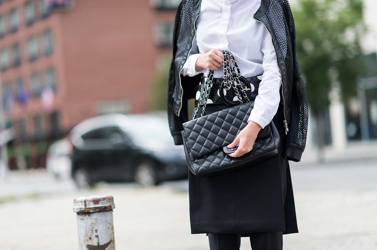 6 black bags worth investing in: ellemag.co/2vjwEUO