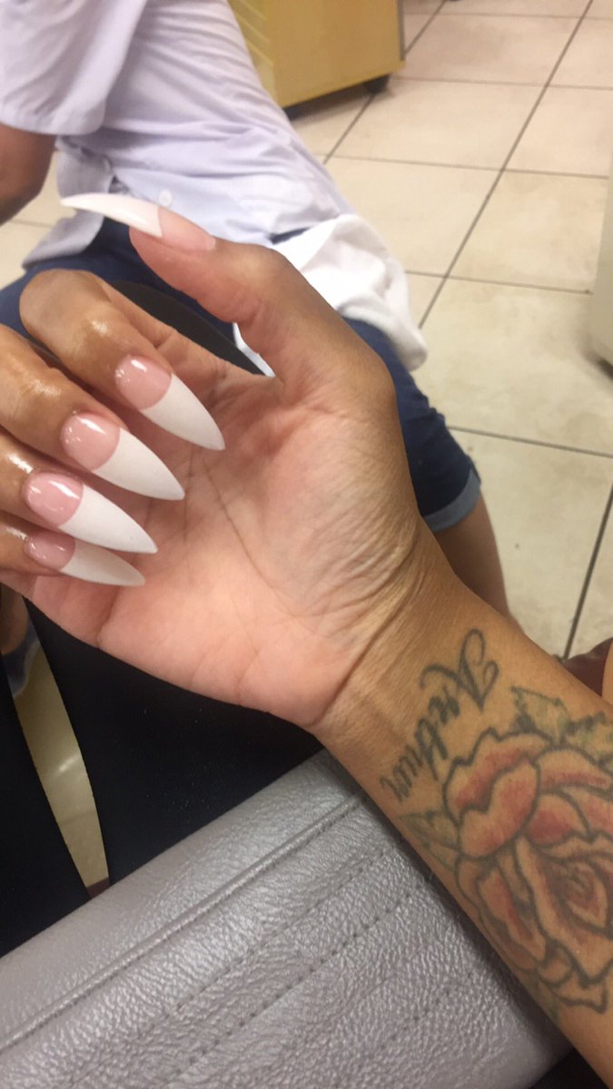 symone_kimberly's tweet photo. Claws https://t.co/aYlgiVg7yD