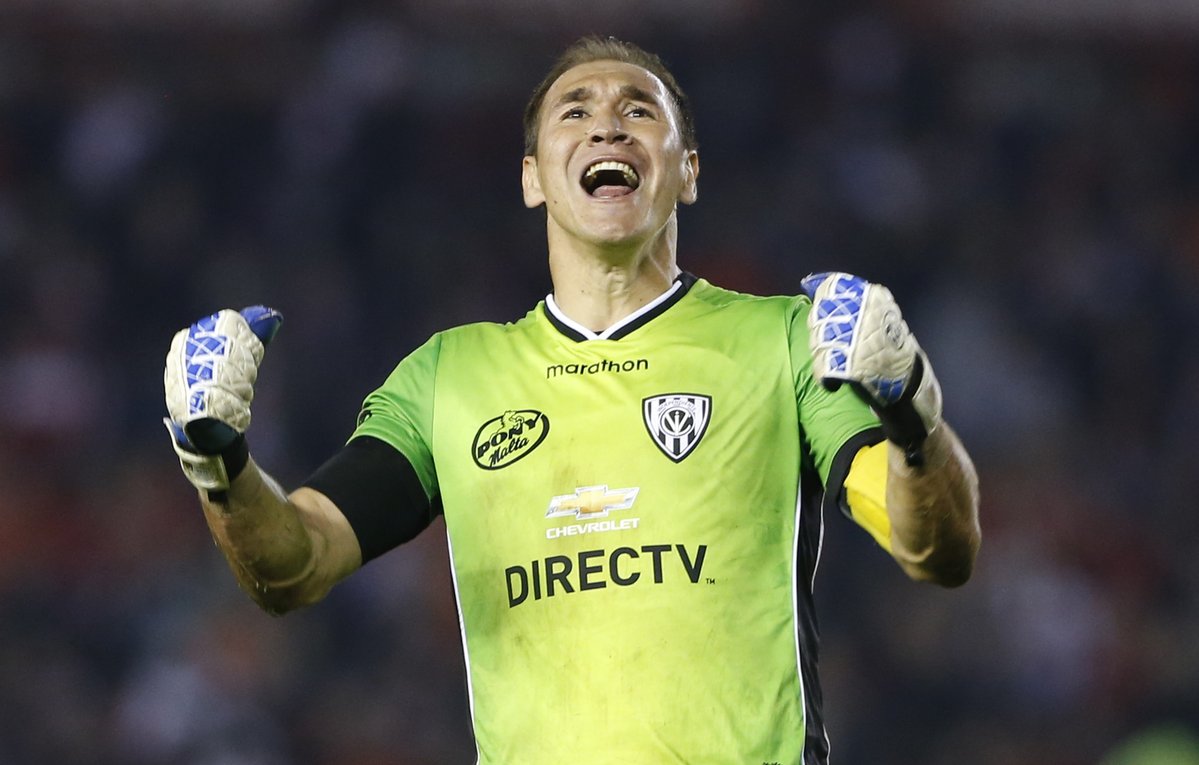AtaqueFutbolero's tweet photo. "Esta cancha no tiembla, es un mito", Azcona sobre La Bombonera... https://t.co/dt9DqjFXNc